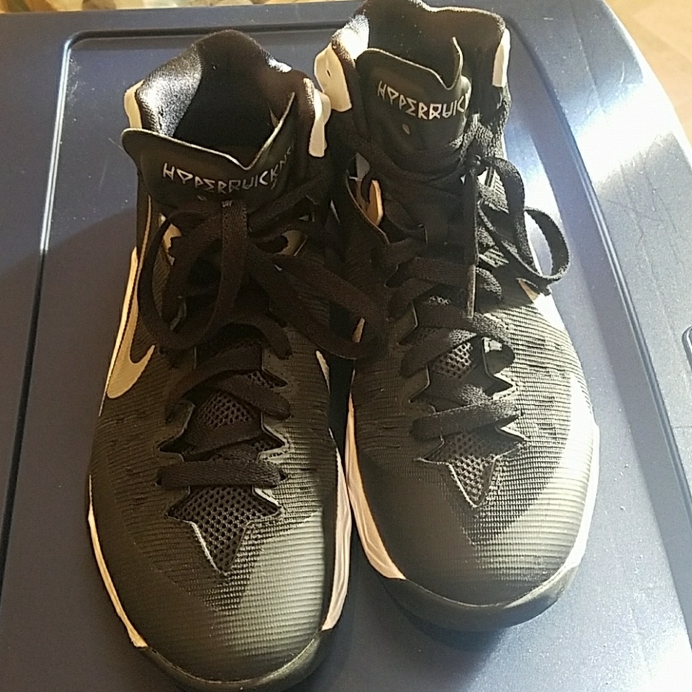 Nike hyperquickness basketball shoes
